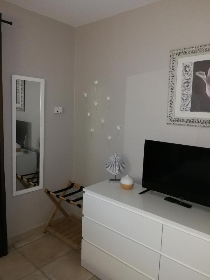 Au Doux Repos Bed & Breakfast Lucbardez-et-Bargues Exterior photo